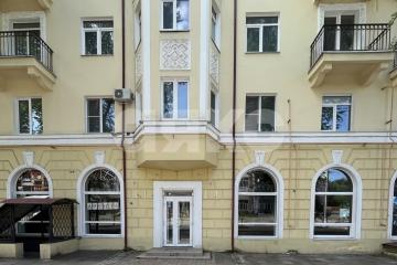 Фото №1: Коммерция <span class="whitespace-nowrap">126 м²</span>, <span class="whitespace-nowrap">1/3 эт.</span> - Мариуполь, р. Жовтневый, пр-кт Ленина, 62/39
