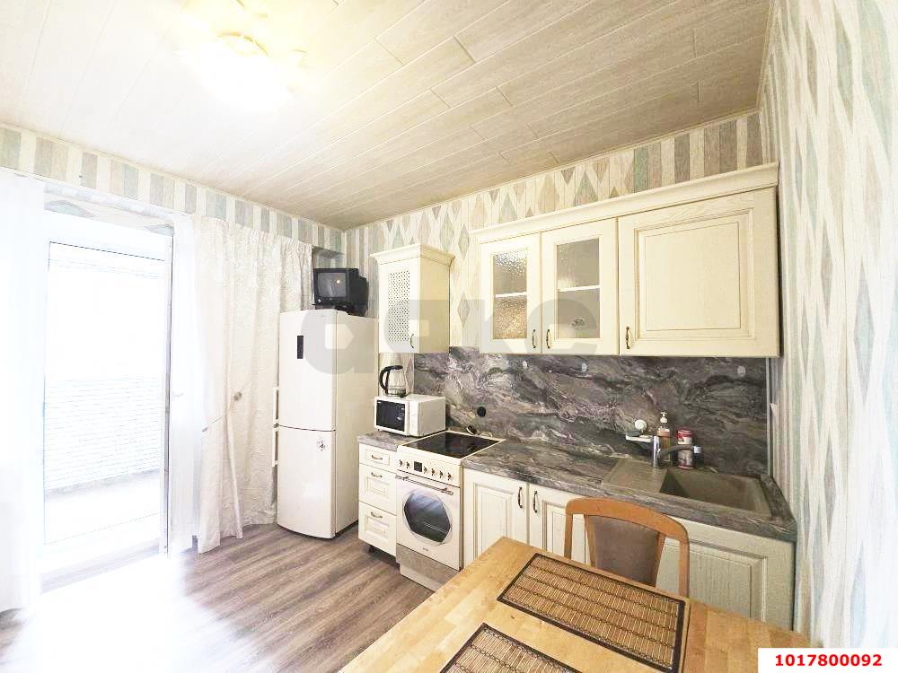 Фото №3: 1-комнатная квартира <span class="whitespace-nowrap">50 м²</span>, <span class="whitespace-nowrap">5/16 эт.</span> - Краснодар, Западный внутригородской округ, мкр. Юбилейный, пр-кт Чекистов, 42