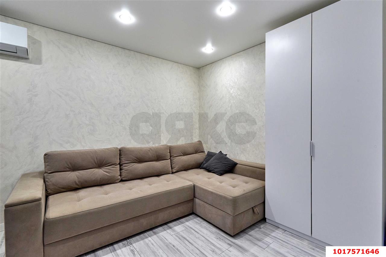 Фото №4: 2-комнатная квартира <span class="whitespace-nowrap">40 м²</span>, <span class="whitespace-nowrap">1/12 эт.</span> - Краснодар, Западный внутригородской округ, мкр. Юбилейный, ул. 70-летия Октября, 4