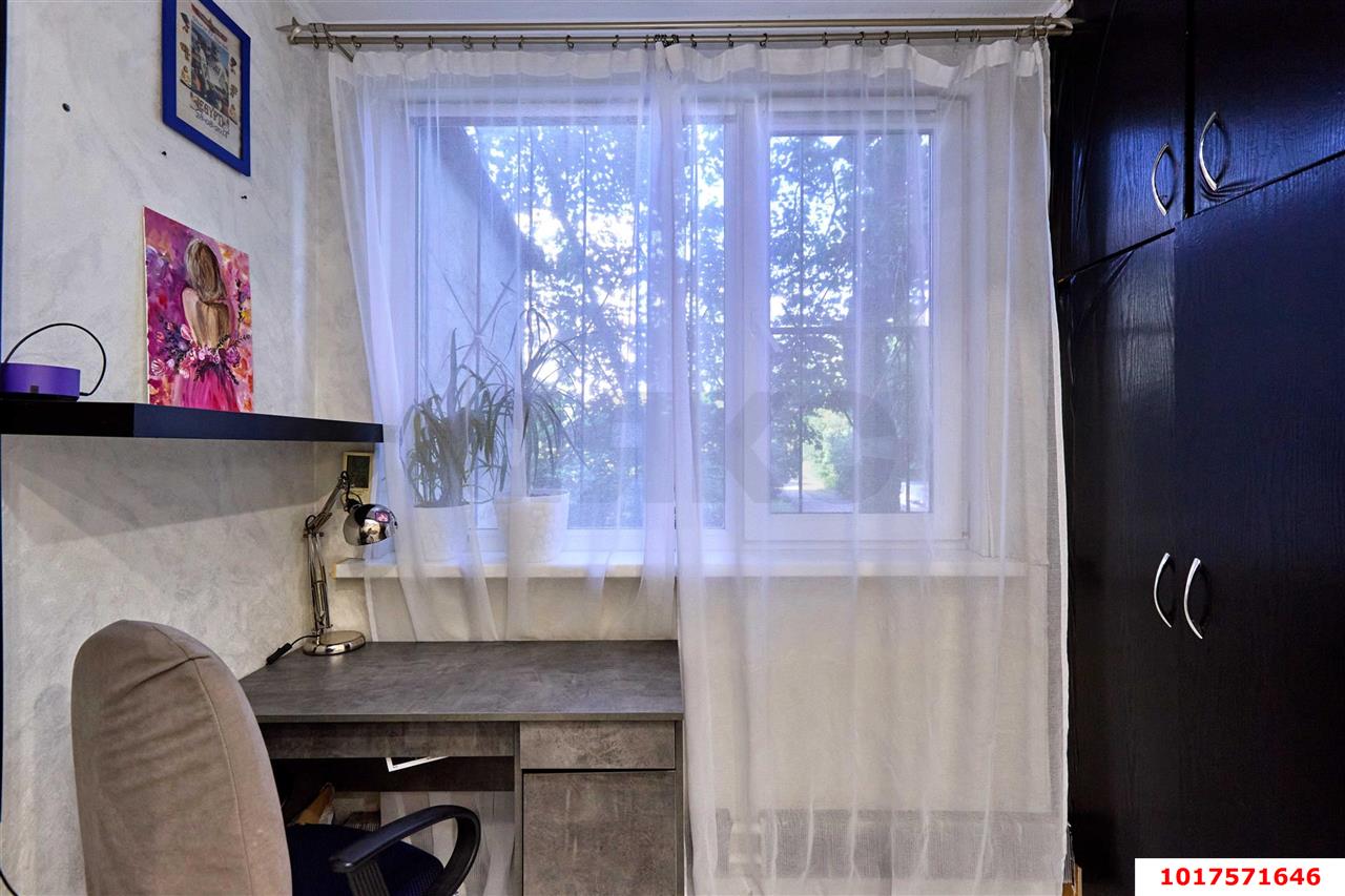Фото №5: 2-комнатная квартира <span class="whitespace-nowrap">40 м²</span>, <span class="whitespace-nowrap">1/12 эт.</span> - Краснодар, Западный внутригородской округ, мкр. Юбилейный, ул. 70-летия Октября, 4