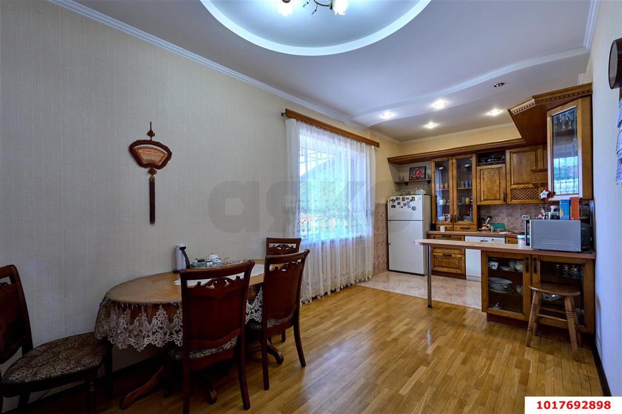 Фото №5: Дом <span class="whitespace-nowrap">435 м²</span> <span class="whitespace-nowrap">+ 4.5 сот.</span>, <span class="whitespace-nowrap">3 эт.</span> - Краснодар, Центральный внутригородской округ, мкр. Центральный, ул. Янковского, 47