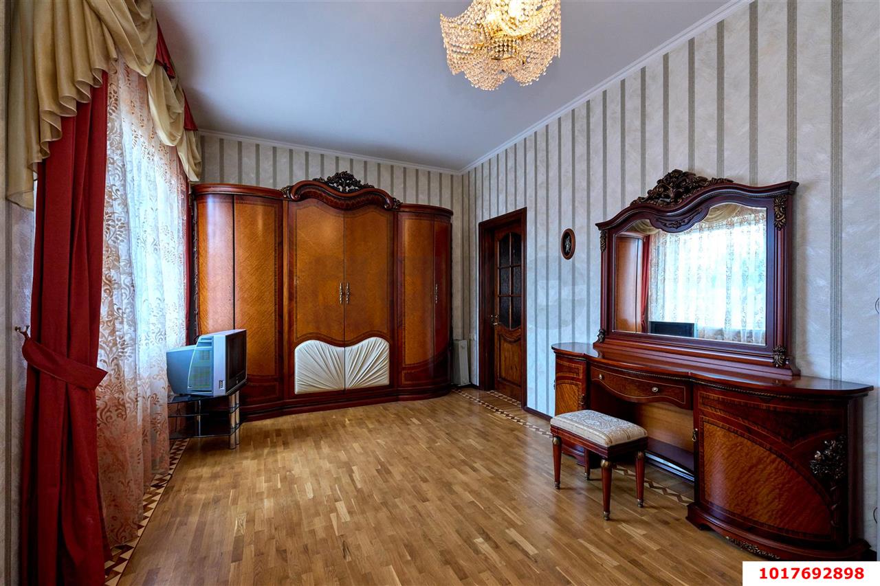 Фото №15: Дом <span class="whitespace-nowrap">435 м²</span> <span class="whitespace-nowrap">+ 4.5 сот.</span>, <span class="whitespace-nowrap">3 эт.</span> - Краснодар, Центральный внутригородской округ, мкр. Центральный, ул. Янковского, 47