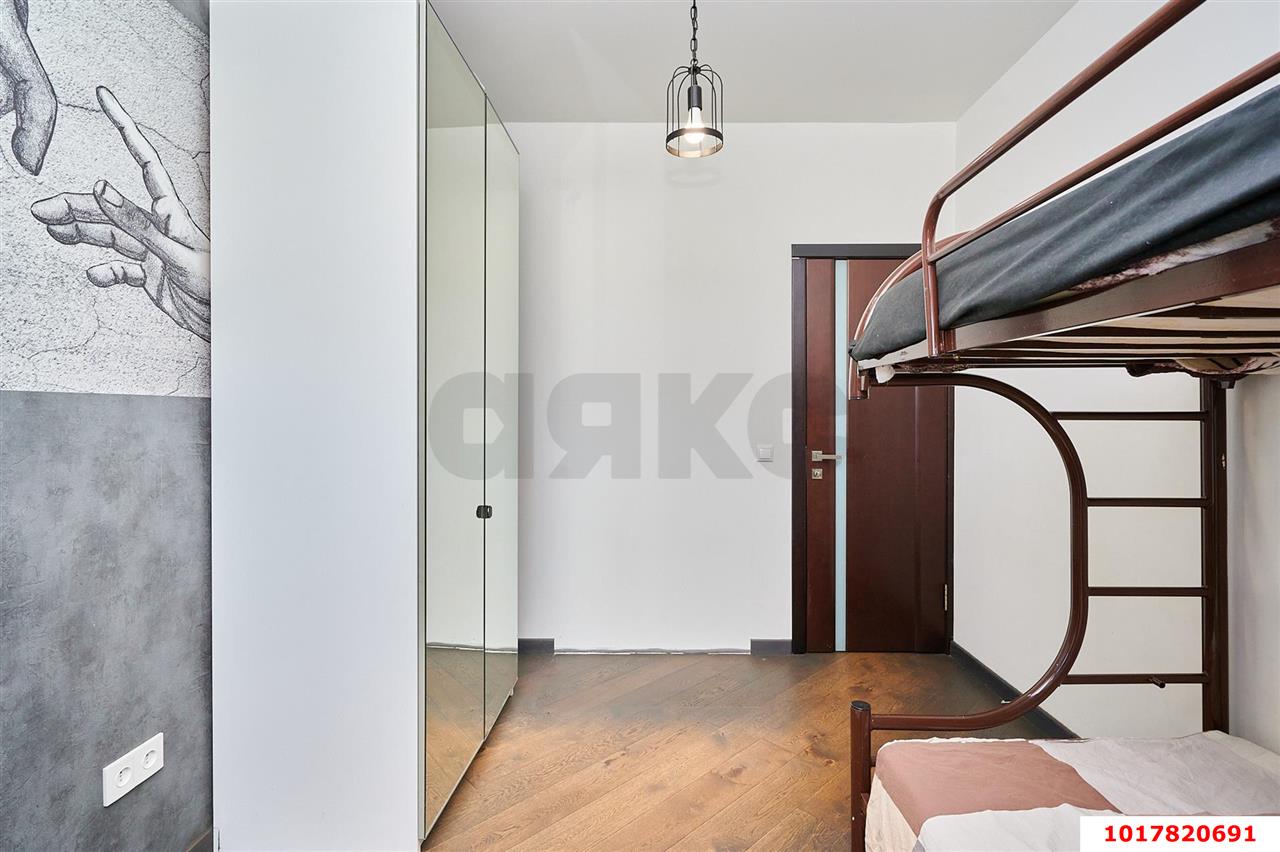 Фото №6: 4-комнатная квартира <span class="whitespace-nowrap">102 м²</span>, <span class="whitespace-nowrap">4/4 эт.</span> - Знаменский, Карасунский внутригородской округ, мкр. жилой комплекс Первомайский, ул. Первомайская, 36/4