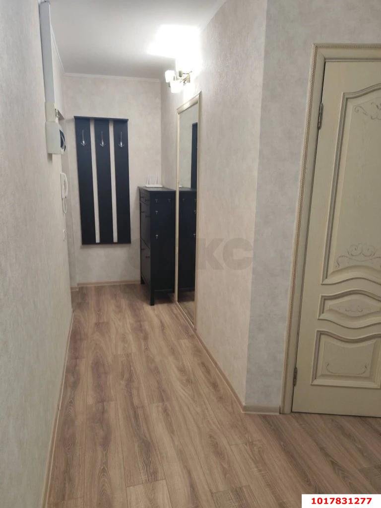 Фото №3: 2-комнатная квартира <span class="whitespace-nowrap">43 м²</span>, <span class="whitespace-nowrap">2/5 эт.</span> - Краснодар, Западный внутригородской округ, Горгаз, мкр. Центральный, ул. Речная, 4