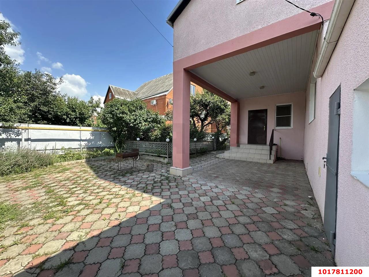 Фото №2: Дом <span class="whitespace-nowrap">259 м²</span> <span class="whitespace-nowrap">+ 4.42 сот.</span>, <span class="whitespace-nowrap">2 эт.</span> - Краснодар, Прикубанский внутригородской округ, Калинино, мкр. Завод Радиоизмерительных Приборов, б-р Строителей, 31
