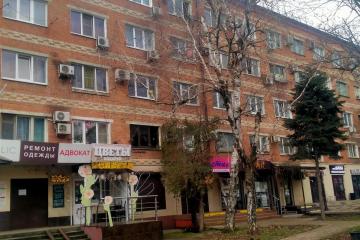Фото №1: Торговое помещение <span class="whitespace-nowrap">17 м²</span>, <span class="whitespace-nowrap">1/5 эт.</span> - Краснодар, мкр. Фестивальный, ул. Атарбекова, 52