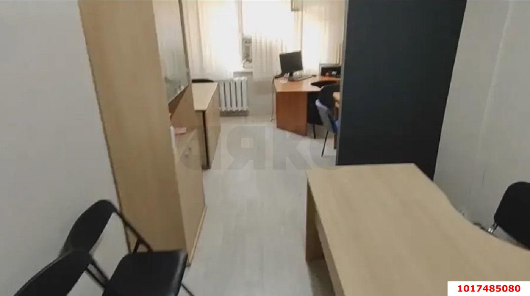 Фото №3: Торговое помещение <span class="whitespace-nowrap">17 м²</span>, <span class="whitespace-nowrap">1/5 эт.</span> - Краснодар, Прикубанский внутригородской округ, мкр. Фестивальный, ул. Атарбекова, 52