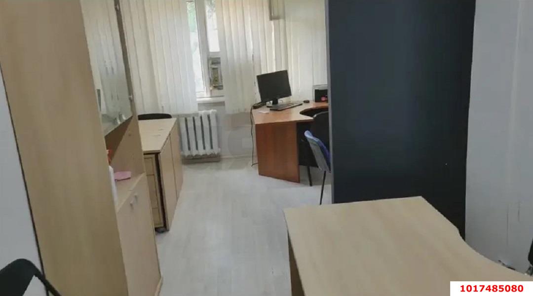Фото №6: Торговое помещение <span class="whitespace-nowrap">17 м²</span>, <span class="whitespace-nowrap">1/5 эт.</span> - Краснодар, Прикубанский внутригородской округ, мкр. Фестивальный, ул. Атарбекова, 52