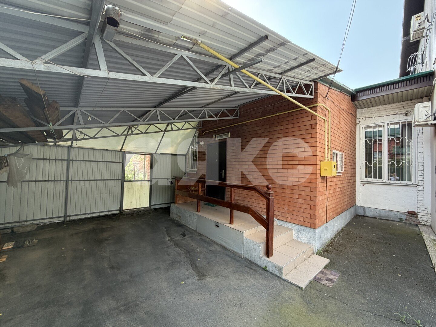 Фото №4: Дом <span class="whitespace-nowrap">60 м²</span> <span class="whitespace-nowrap">+ 2 сот.</span>, <span class="whitespace-nowrap">1 эт.</span> - Армавир, мкр. квартал Центр, ул. Комсомольская