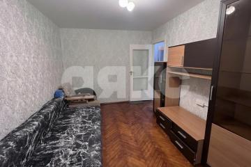 Фото №1: 2-комнатная квартира <span class="whitespace-nowrap">42 м²</span>, <span class="whitespace-nowrap">1/5 эт.</span> - Майкоп, мкр. квартал Черёмушки, ул. Димитрова, 11/2