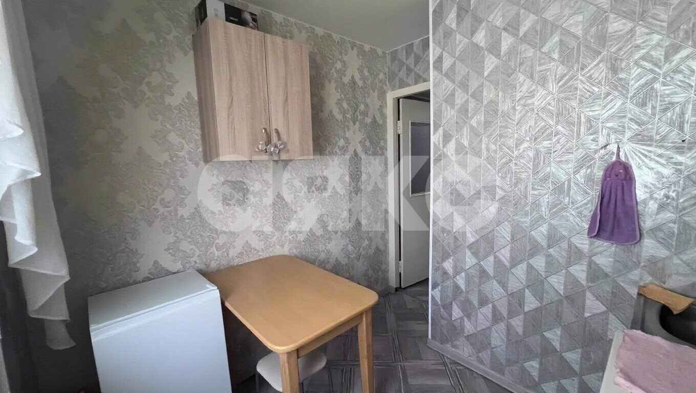 Фото №6: 2-комнатная квартира <span class="whitespace-nowrap">42 м²</span>, <span class="whitespace-nowrap">1/5 эт.</span> - Майкоп, мкр. квартал Черёмушки, ул. Димитрова, 11/2