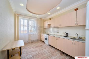 Фото №1: 1-комнатная квартира <span class="whitespace-nowrap">40 м²</span>, <span class="whitespace-nowrap">5/13 эт.</span> - Краснодар, мкр. ЖК Старокубанский, ул. Старокубанская, 2/5
