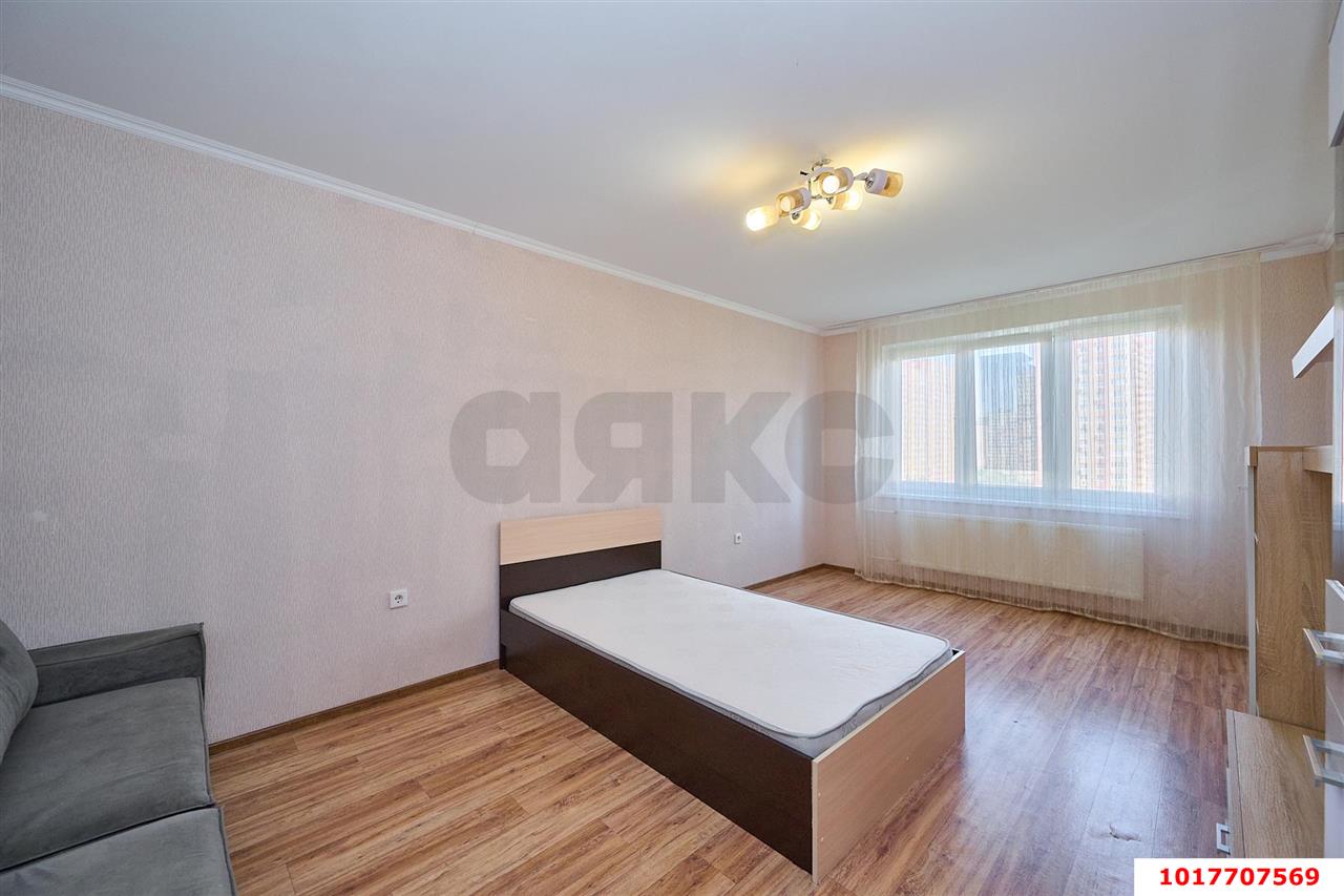 Фото №3: 2-комнатная квартира <span class="whitespace-nowrap">64 м²</span>, <span class="whitespace-nowrap">9/16 эт.</span> - Краснодар, Прикубанский внутригородской округ, мкр. Восточно-Кругликовский, ул. им. Героя Яцкова И.В., 28