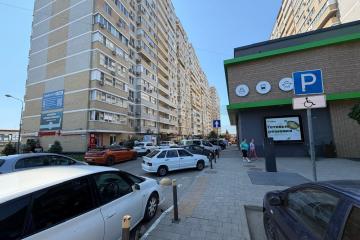 Фото №1: Торговое помещение <span class="whitespace-nowrap">68 м²</span>, <span class="whitespace-nowrap">17 эт.</span> - Краснодар, мкр. жилой комплекс Кремлёвские Ворота, ул. Кореновская, 2к4