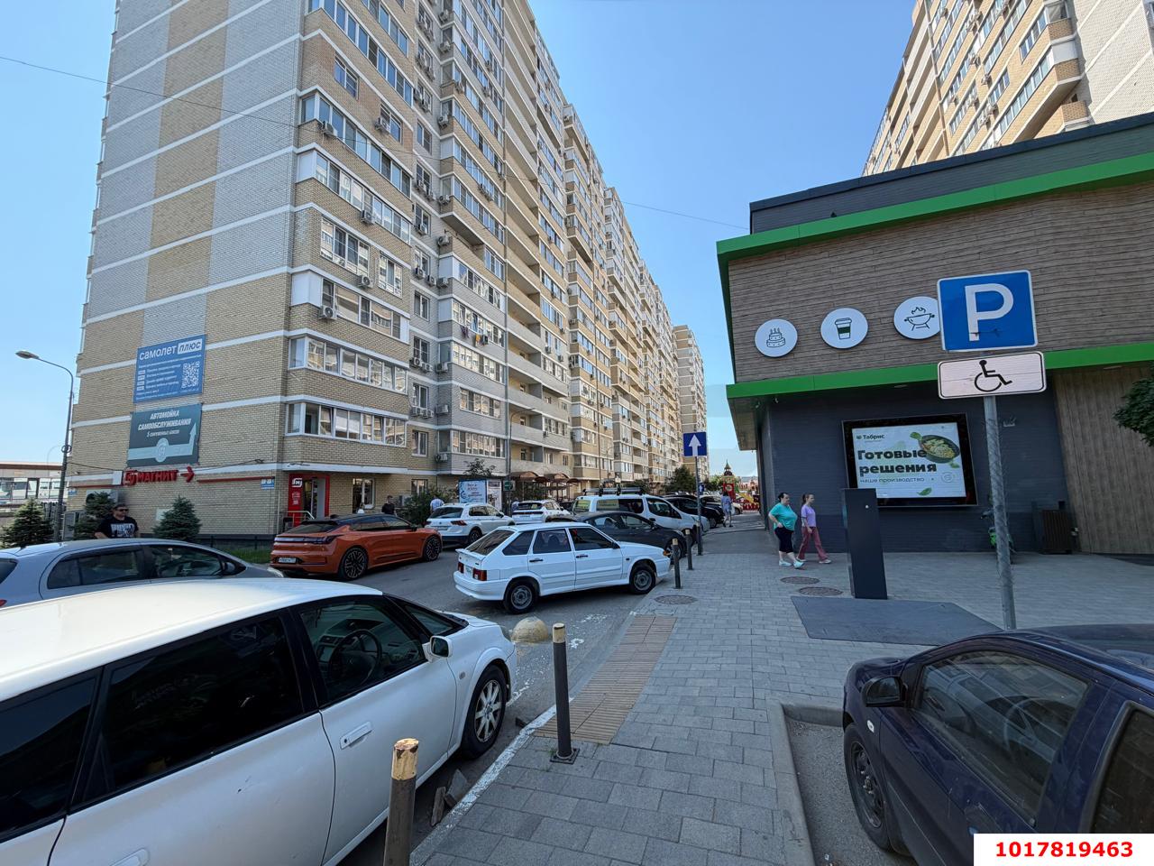 Фото №1: Торговое помещение <span class="whitespace-nowrap">68 м²</span>, <span class="whitespace-nowrap">17 эт.</span> - Краснодар, Прикубанский внутригородской округ, 2-я Площадка, мкр. жилой комплекс Кремлёвские Ворота, ул. Кореновская, 2к4