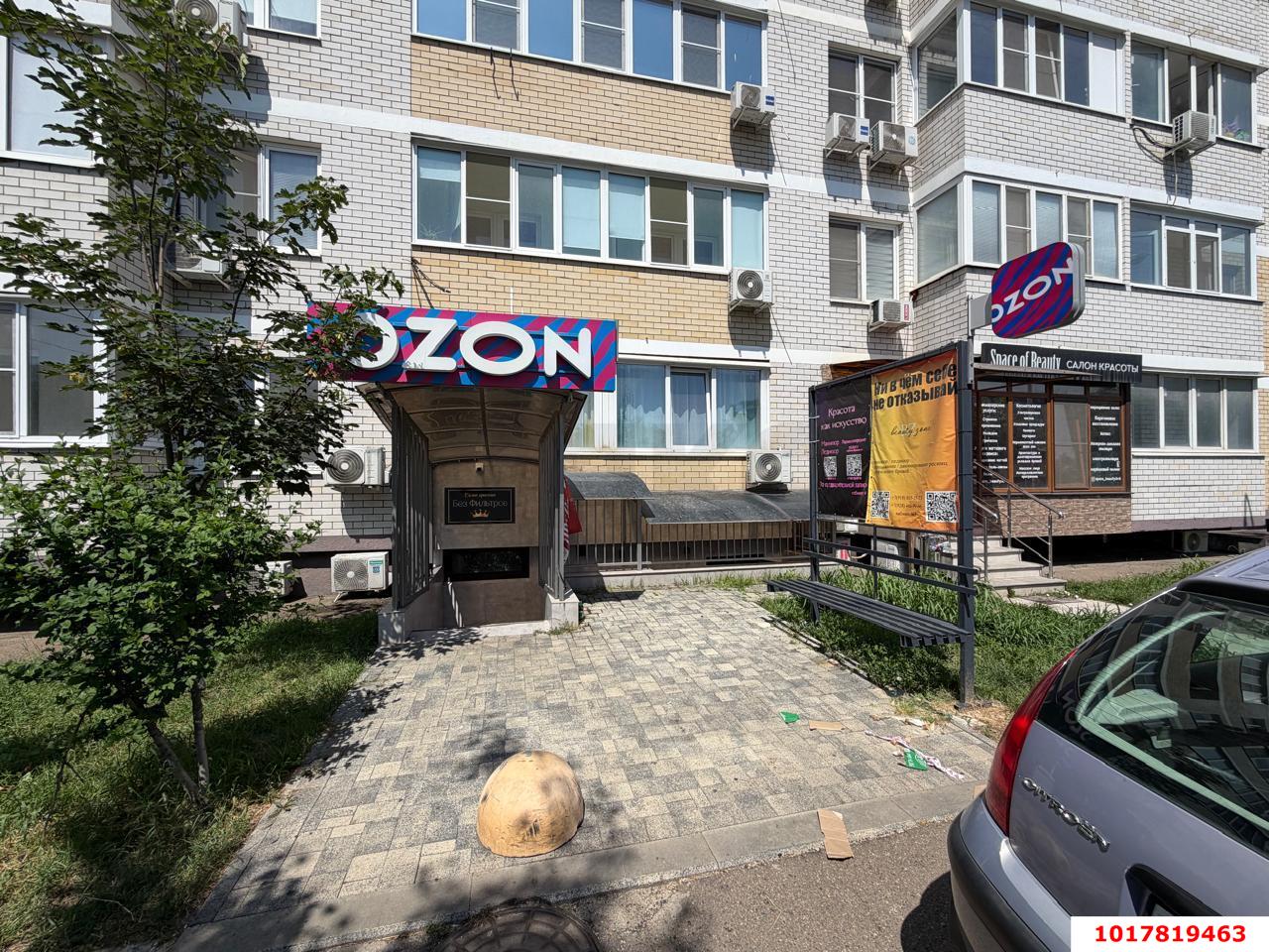 Фото №3: Торговое помещение <span class="whitespace-nowrap">68 м²</span>, <span class="whitespace-nowrap">17 эт.</span> - Краснодар, Прикубанский внутригородской округ, 2-я Площадка, мкр. жилой комплекс Кремлёвские Ворота, ул. Кореновская, 2к4