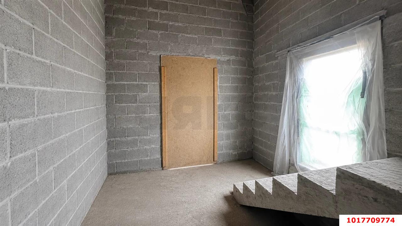 Фото №5: Дом <span class="whitespace-nowrap">180 м²</span> <span class="whitespace-nowrap">+ 6 сот.</span>, <span class="whitespace-nowrap">2 эт.</span> - Краснодар, Прикубанский внутригородской округ, Сады Калинина, мкр. СНТ Радист, ул. Персиковая, 28