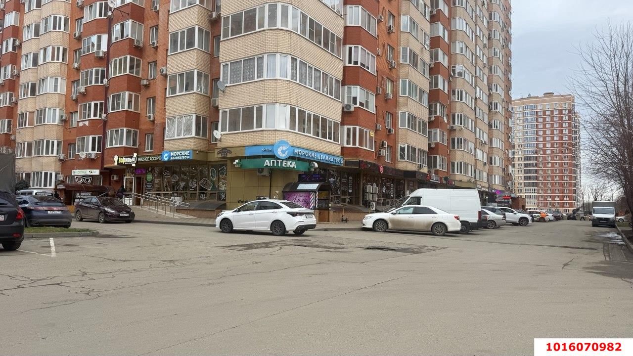 Фото №3: Торговое помещение <span class="whitespace-nowrap">72 м²</span>, <span class="whitespace-nowrap">1/24 эт.</span> - Краснодар, Прикубанский внутригородской округ, Панорама, мкр. ЖК Панорама, ул. Восточно-Кругликовская, 22/3