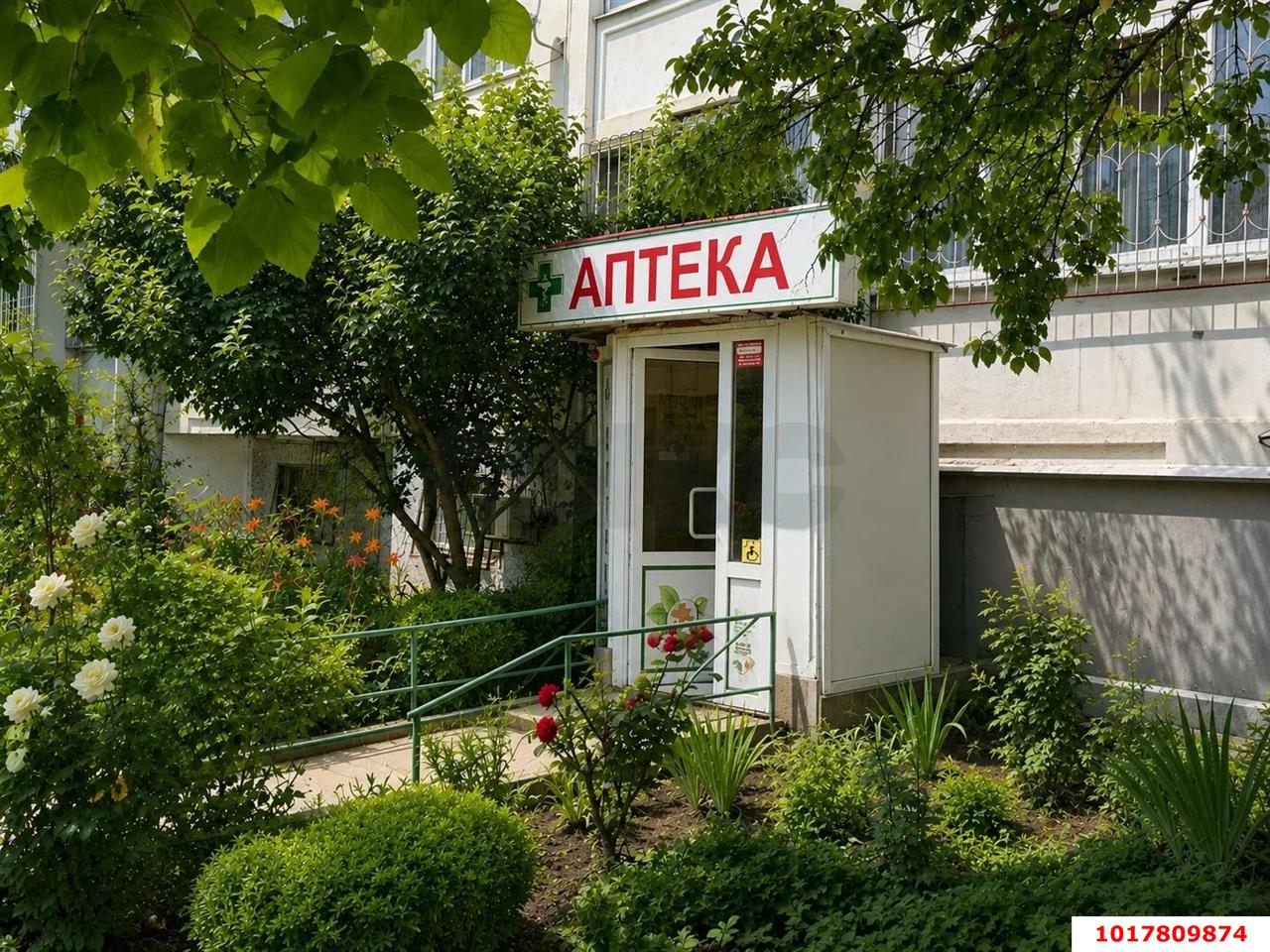 Фото №4: Торговое помещение <span class="whitespace-nowrap">30 м²</span>, <span class="whitespace-nowrap">12 эт.</span> - Краснодар, Прикубанский внутригородской округ, мкр. Микрохирургии глаза, ул. Академика Лукьяненко, 26