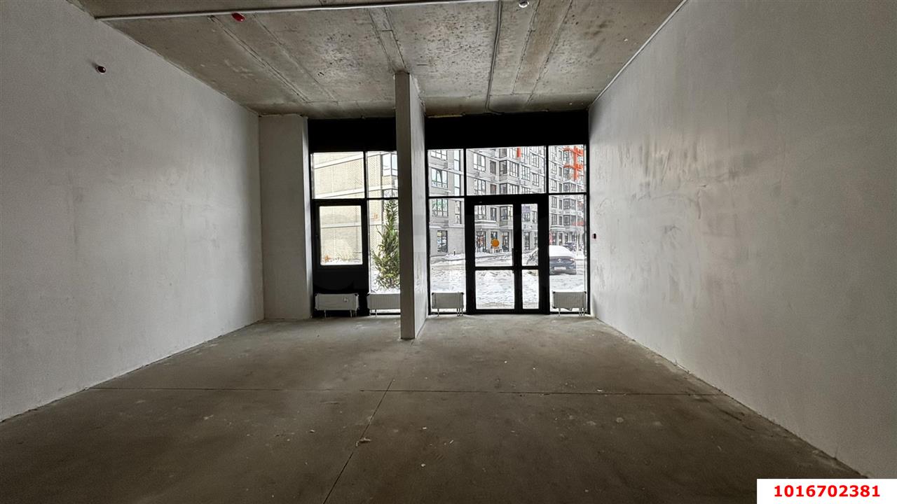 Фото №4: Торговое помещение <span class="whitespace-nowrap">46 м²</span>, <span class="whitespace-nowrap">1/9 эт.</span> - Краснодар, Прикубанский внутригородской округ, мкр. жилой комплекс Друзья, ул. имени Генерала Брусилова, 28к4