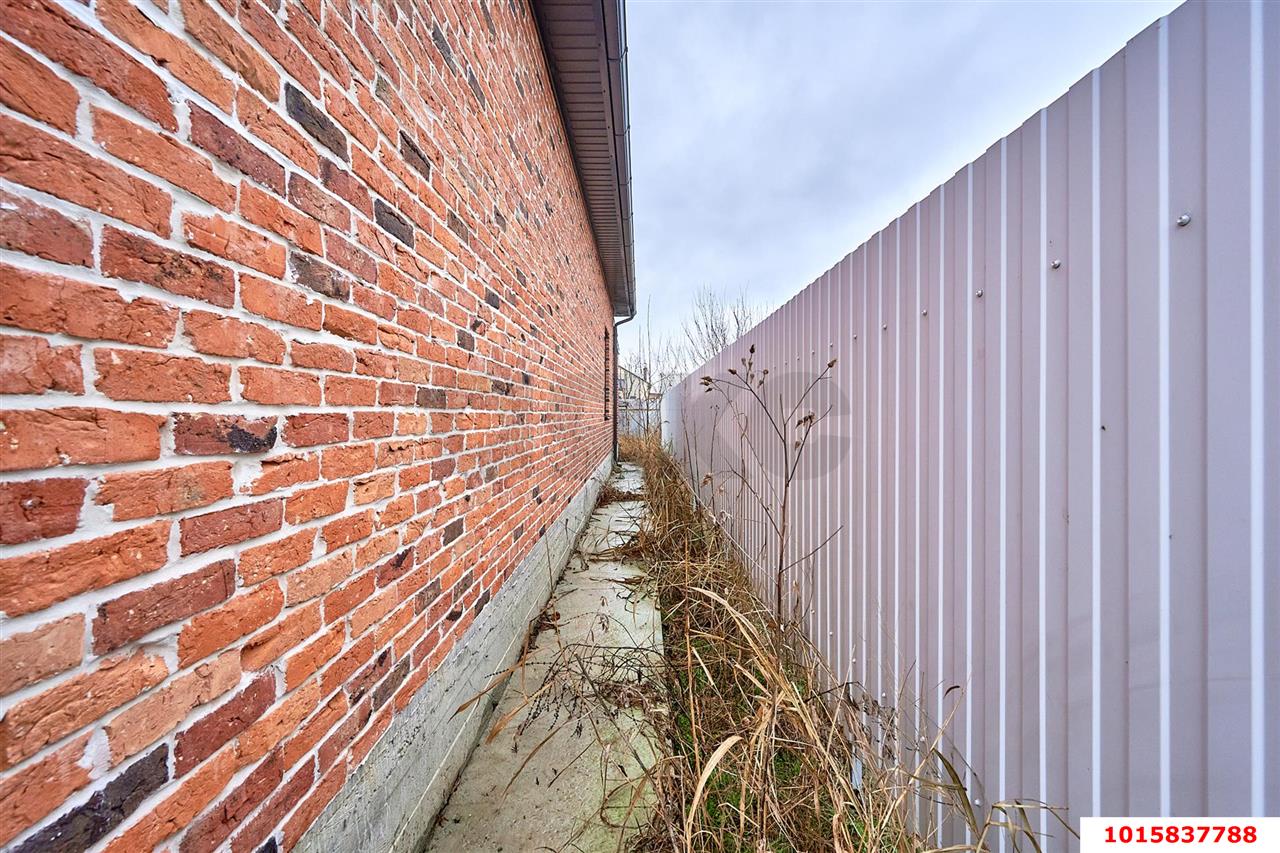 Фото №5: Дом <span class="whitespace-nowrap">118 м²</span> <span class="whitespace-nowrap">+ 10.22 сот.</span>, <span class="whitespace-nowrap">1 эт.</span> - Лазурный, мкр. Прикубанский внутригородской округ, ул. Октябрьская, 44