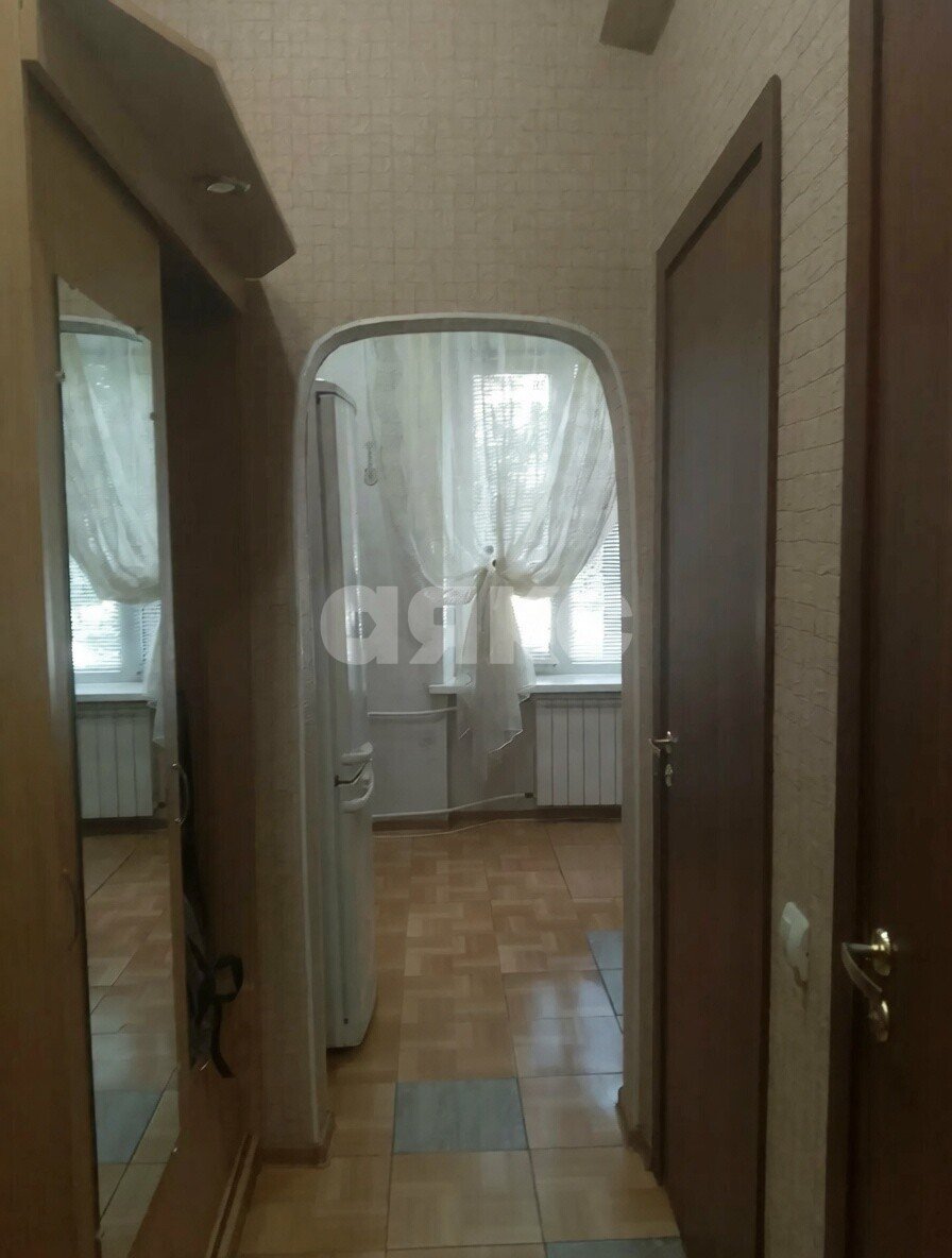 Фото №3: 1-комнатная квартира <span class="whitespace-nowrap">37 м²</span>, <span class="whitespace-nowrap">1/5 эт.</span> - Волгоград, р. Краснооктябрьский, пр-кт Металлургов, 24