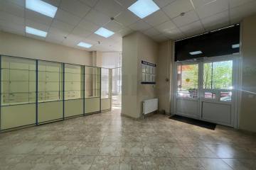 Фото №1: Торговое помещение <span class="whitespace-nowrap">45 м²</span>, <span class="whitespace-nowrap">1/20 эт.</span> - Краснодар, мкр. ЖК Династия, ул. Героев-Разведчиков, 12/1
