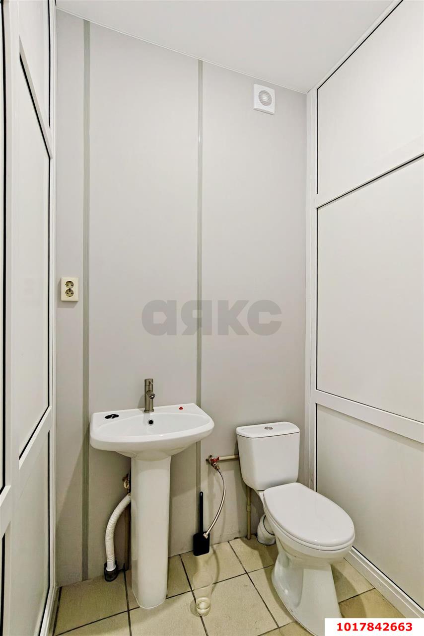 Фото №8: Торговое помещение <span class="whitespace-nowrap">175 м²</span>, <span class="whitespace-nowrap">1/1 эт.</span> - Краснодар, Карасунский внутригородской округ, мкр. Камвольно-суконный Комбинат, ул. Уральская, 83А