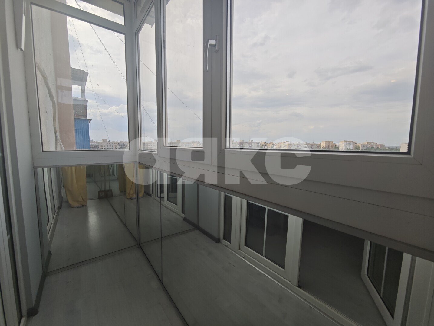 Фото №12: 2-комнатная квартира <span class="whitespace-nowrap">69 м²</span>, <span class="whitespace-nowrap">9/10 эт.</span> - Мариуполь, Жовтневый, мкр. Западный, пр-кт Строителей, 141