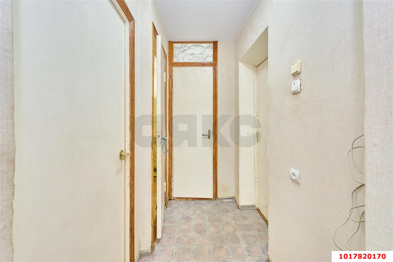Фото №5: 2-комнатная квартира <span class="whitespace-nowrap">52 м²</span>, <span class="whitespace-nowrap">1/10 эт.</span> - Краснодар, Западный внутригородской округ, мкр. Юбилейный, ул. 70-летия Октября, 24