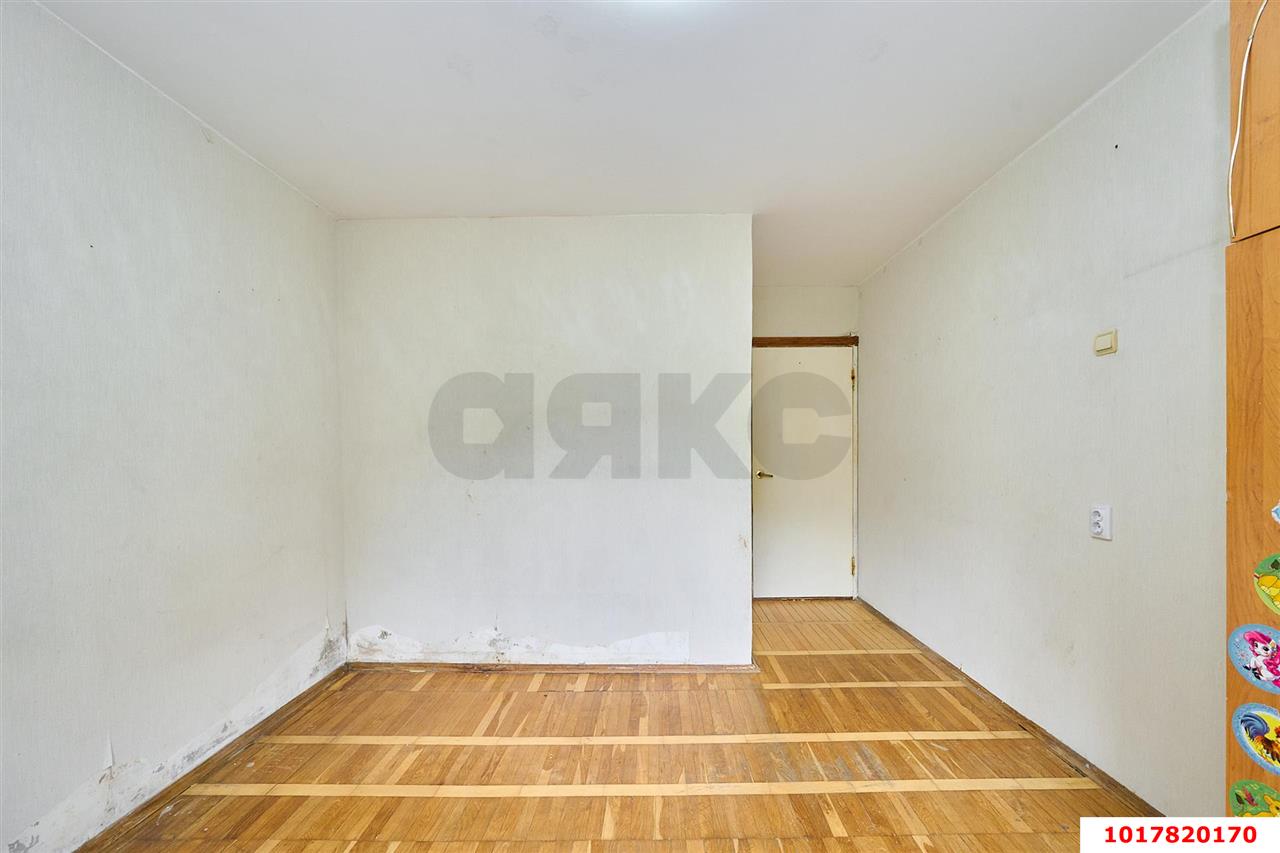 Фото №3: 2-комнатная квартира <span class="whitespace-nowrap">52 м²</span>, <span class="whitespace-nowrap">1/10 эт.</span> - Краснодар, Западный внутригородской округ, мкр. Юбилейный, ул. 70-летия Октября, 24