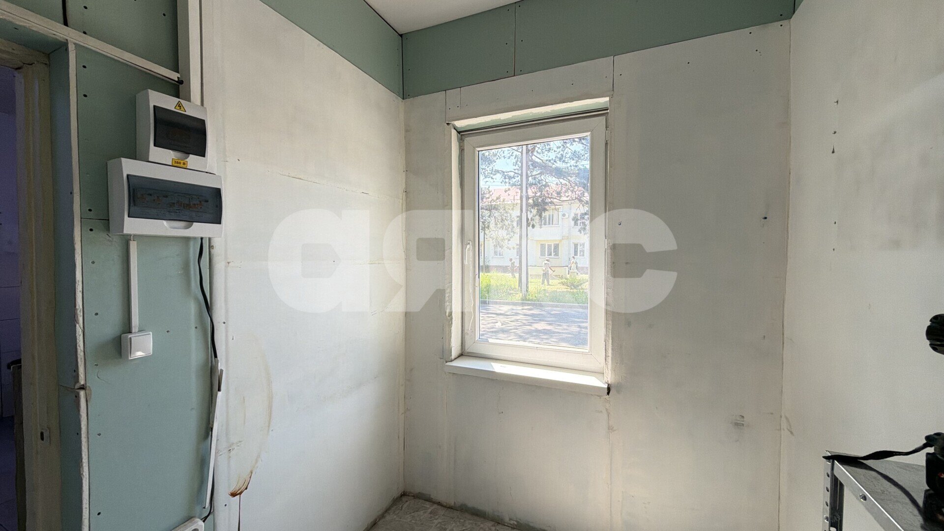 Фото №6: Коммерция <span class="whitespace-nowrap">26 м²</span>, <span class="whitespace-nowrap">1/1 эт.</span> - Горячий Ключ, мкр. Курортная Зона, ул. Ленина, 145А/8
