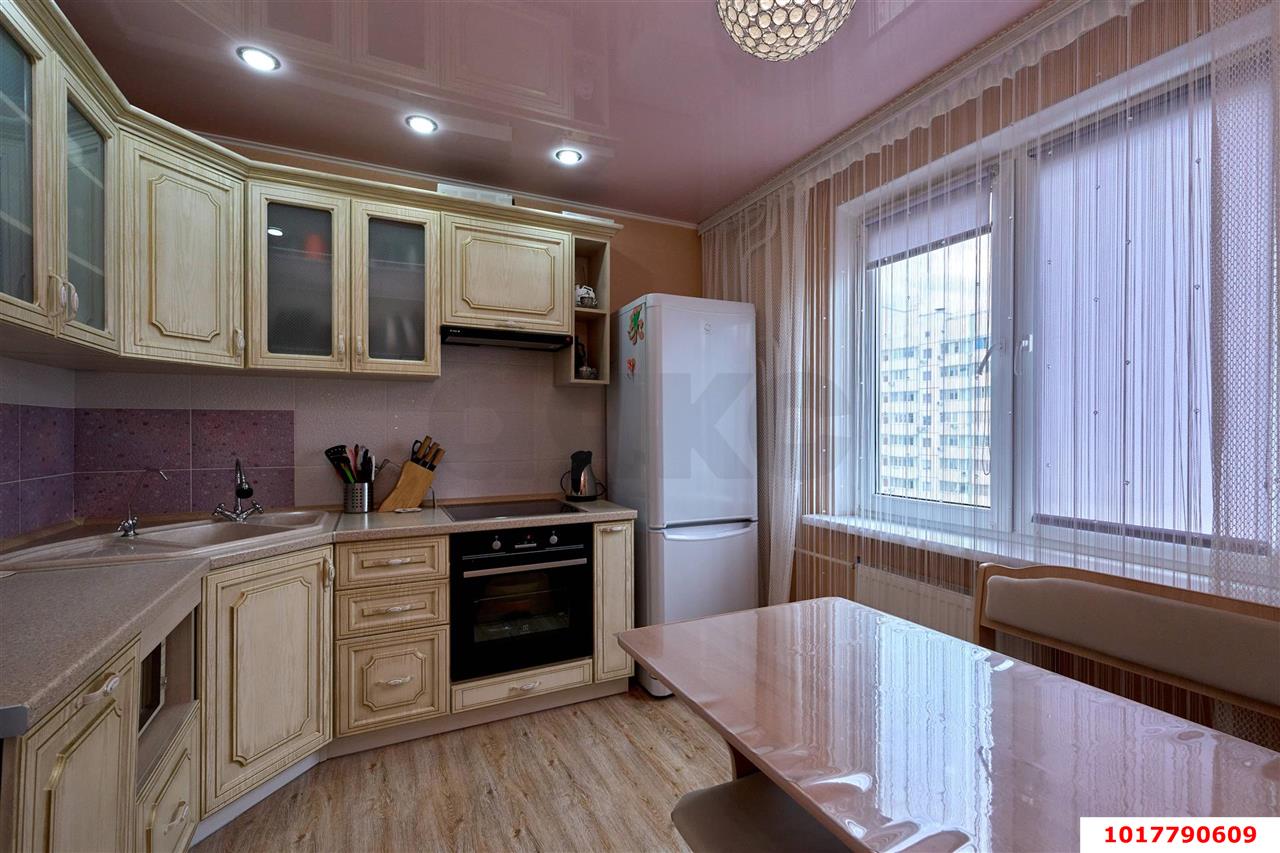 Фото №1: 2-комнатная квартира <span class="whitespace-nowrap">65 м²</span>, <span class="whitespace-nowrap">11/16 эт.</span> - Краснодар, Прикубанский внутригородской округ, мкр. Московский, ул. имени Николая Семеновича Котлярова, 15/1