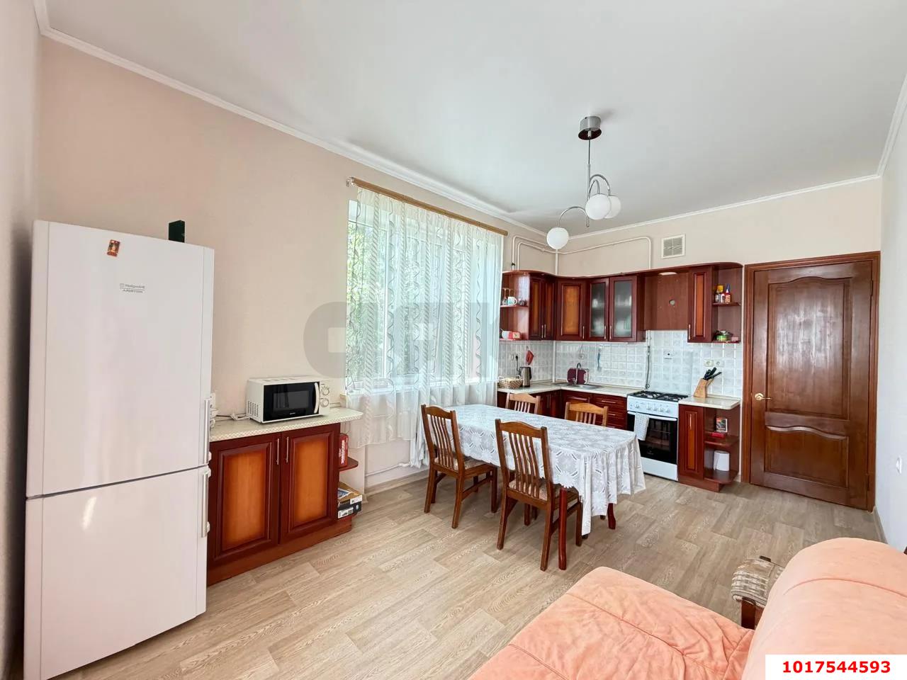 Фото №3: 1-комнатная квартира <span class="whitespace-nowrap">72 м²</span>, <span class="whitespace-nowrap">2/5 эт.</span> - Краснодар, Прикубанский внутригородской округ, мкр. Музыкальный, ул. Аксайская, 44