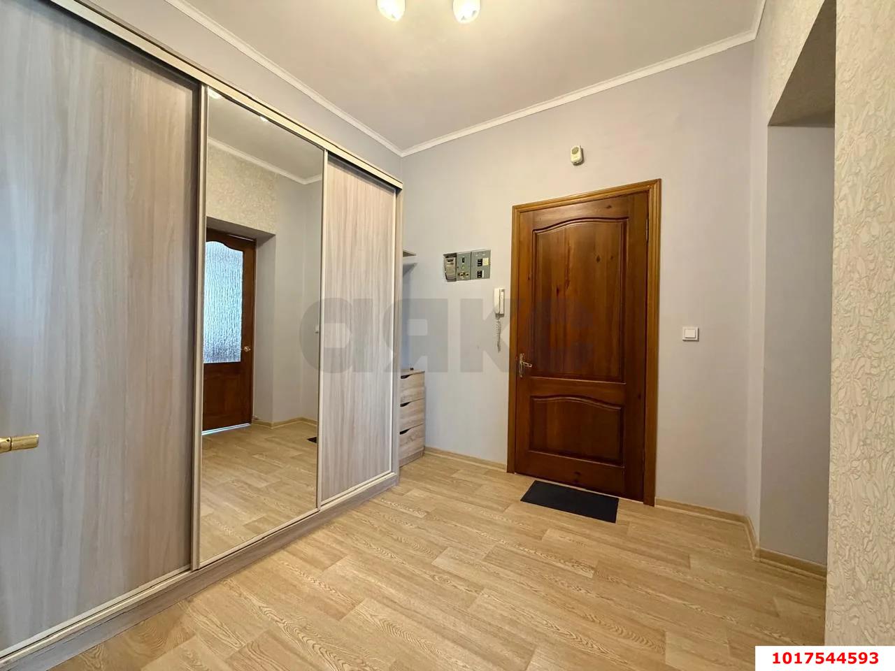 Фото №7: 1-комнатная квартира <span class="whitespace-nowrap">72 м²</span>, <span class="whitespace-nowrap">2/5 эт.</span> - Краснодар, Прикубанский внутригородской округ, мкр. Музыкальный, ул. Аксайская, 44