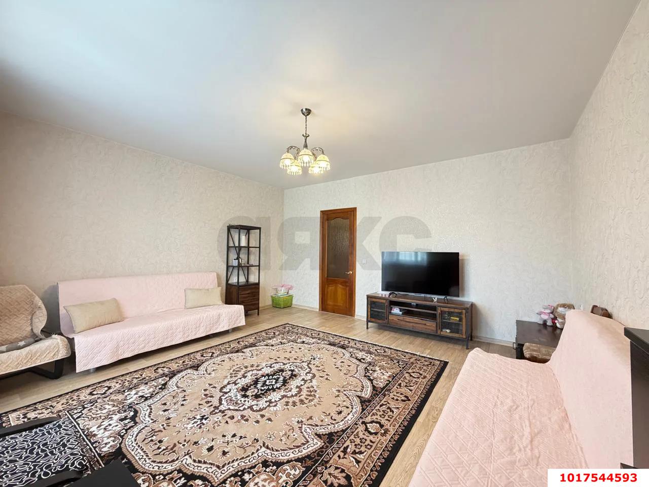 Фото №2: 1-комнатная квартира <span class="whitespace-nowrap">72 м²</span>, <span class="whitespace-nowrap">2/5 эт.</span> - Краснодар, Прикубанский внутригородской округ, мкр. Музыкальный, ул. Аксайская, 44