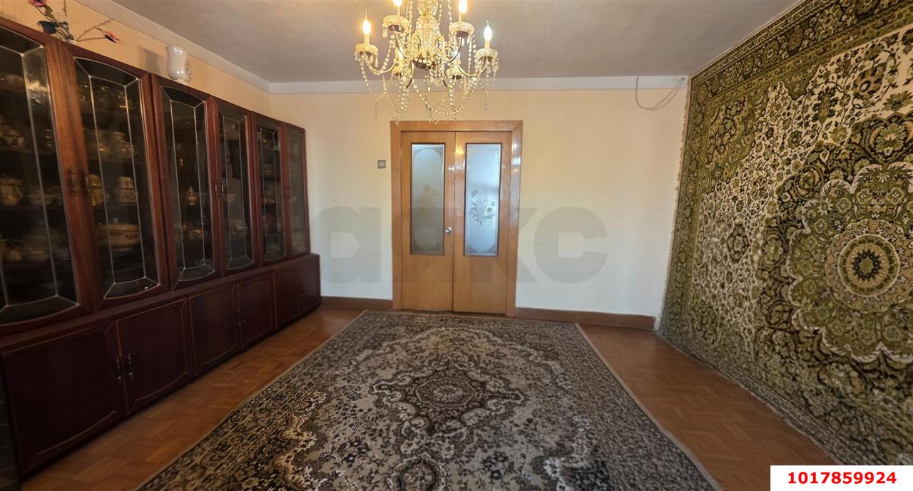Фото №2: 4-комнатная квартира <span class="whitespace-nowrap">85 м²</span>, <span class="whitespace-nowrap">3/9 эт.</span> - Краснодар, Центральный внутригородской округ, мкр. Черёмушки, ул. Стасова, 119