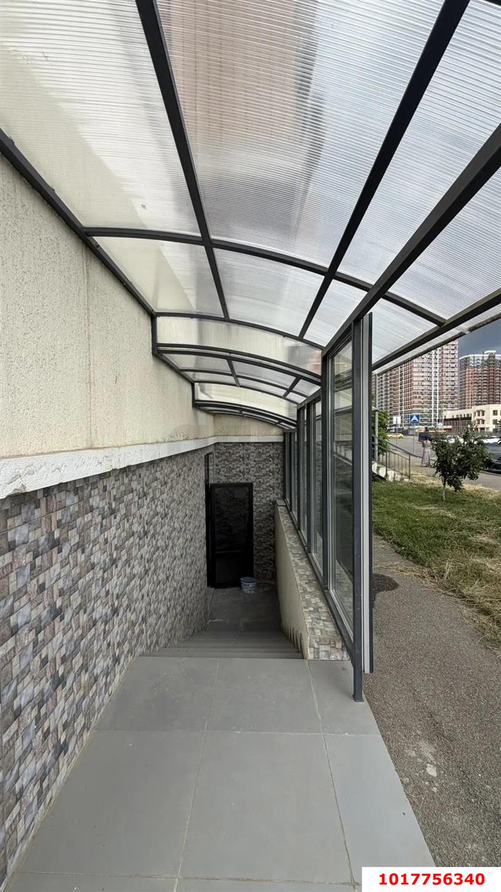 Фото №5: Торговое помещение <span class="whitespace-nowrap">64 м²</span>, <span class="whitespace-nowrap">-1/9 эт.</span> - Краснодар, Прикубанский внутригородской округ, мкр. жилой комплекс Лиговский, ул. Героя Пешкова, 3