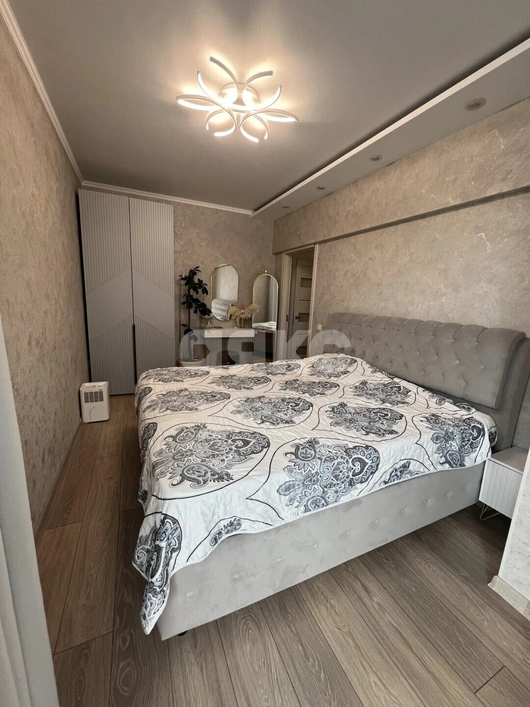 Фото №14: 3-комнатная квартира <span class="whitespace-nowrap">95 м²</span>, <span class="whitespace-nowrap">11/24 эт.</span> - Краснодар, Карасунский внутригородской округ, мкр. Камвольно-суконный Комбинат, ул. Онежская, 1
