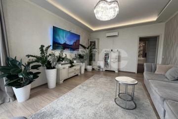 Фото №1: 3-комнатная квартира <span class="whitespace-nowrap">95 м²</span>, <span class="whitespace-nowrap">11/24 эт.</span> - Краснодар, мкр. Камвольно-суконный Комбинат, ул. Онежская, 1