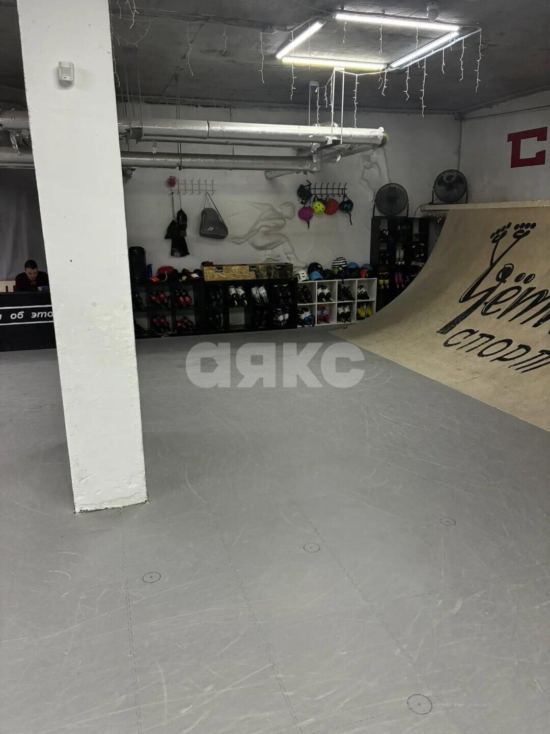 Фото №15: Коммерция <span class="whitespace-nowrap">598 м²</span>, <span class="whitespace-nowrap">-1/2 эт.</span> - Краснодар, Прикубанский внутригородской округ, имени Петра Метальникова, мкр. ЖК Три Кита, ул. Московская, 131к1