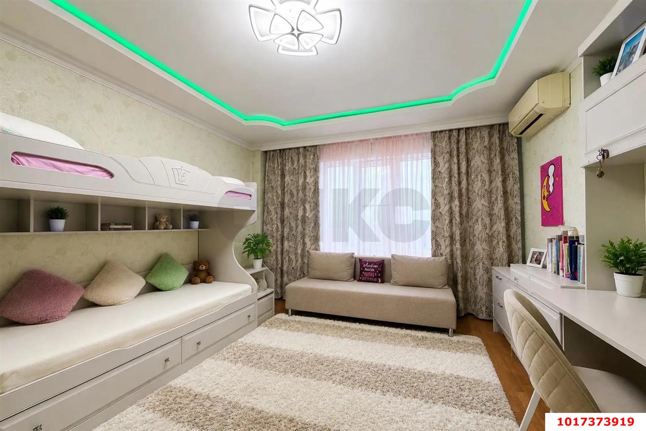 Фото №3: 2-комнатная квартира <span class="whitespace-nowrap">80 м²</span>, <span class="whitespace-nowrap">11/12 эт.</span> - Краснодар, Прикубанский внутригородской округ, Отделение № 1 совхоза Солнечный, мкр. Фестивальный, ул. Атарбекова, 7