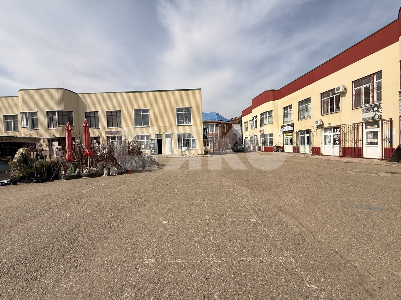 Фото №4: Коммерция <span class="whitespace-nowrap">714 м²</span>, <span class="whitespace-nowrap">2/2 эт.</span> - Кореновск, мкр. 2-й квартал, ул. Красная, 57