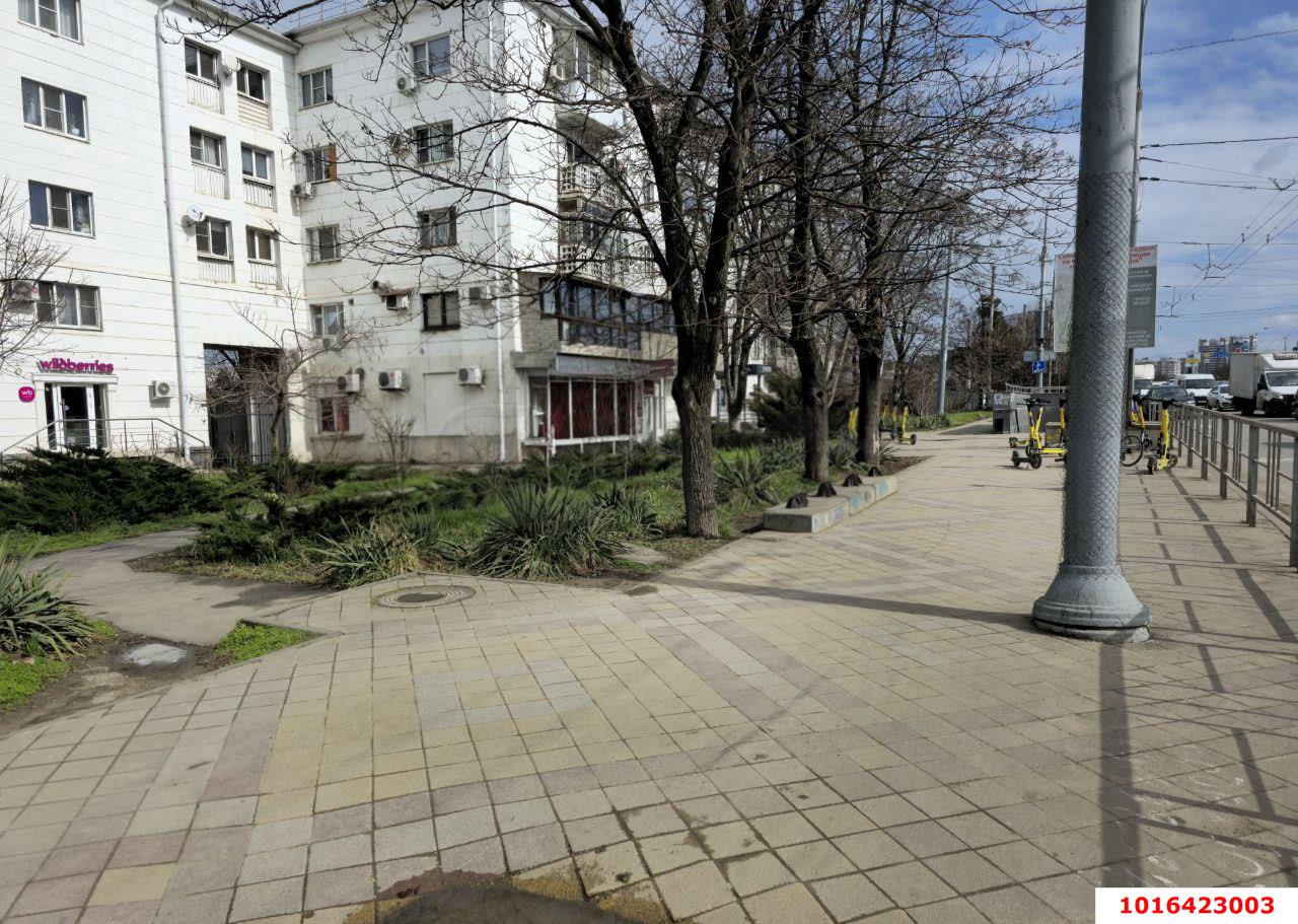 Фото №2: Торговое помещение <span class="whitespace-nowrap">116 м²</span>, <span class="whitespace-nowrap">1/5 эт.</span> - Краснодар, мкр. Западный внутригородской округ, ул. Офицерская, 45