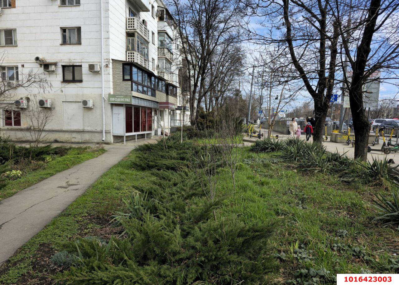 Фото №1: Торговое помещение <span class="whitespace-nowrap">116 м²</span>, <span class="whitespace-nowrap">1/5 эт.</span> - Краснодар, мкр. Западный внутригородской округ, ул. Офицерская, 45