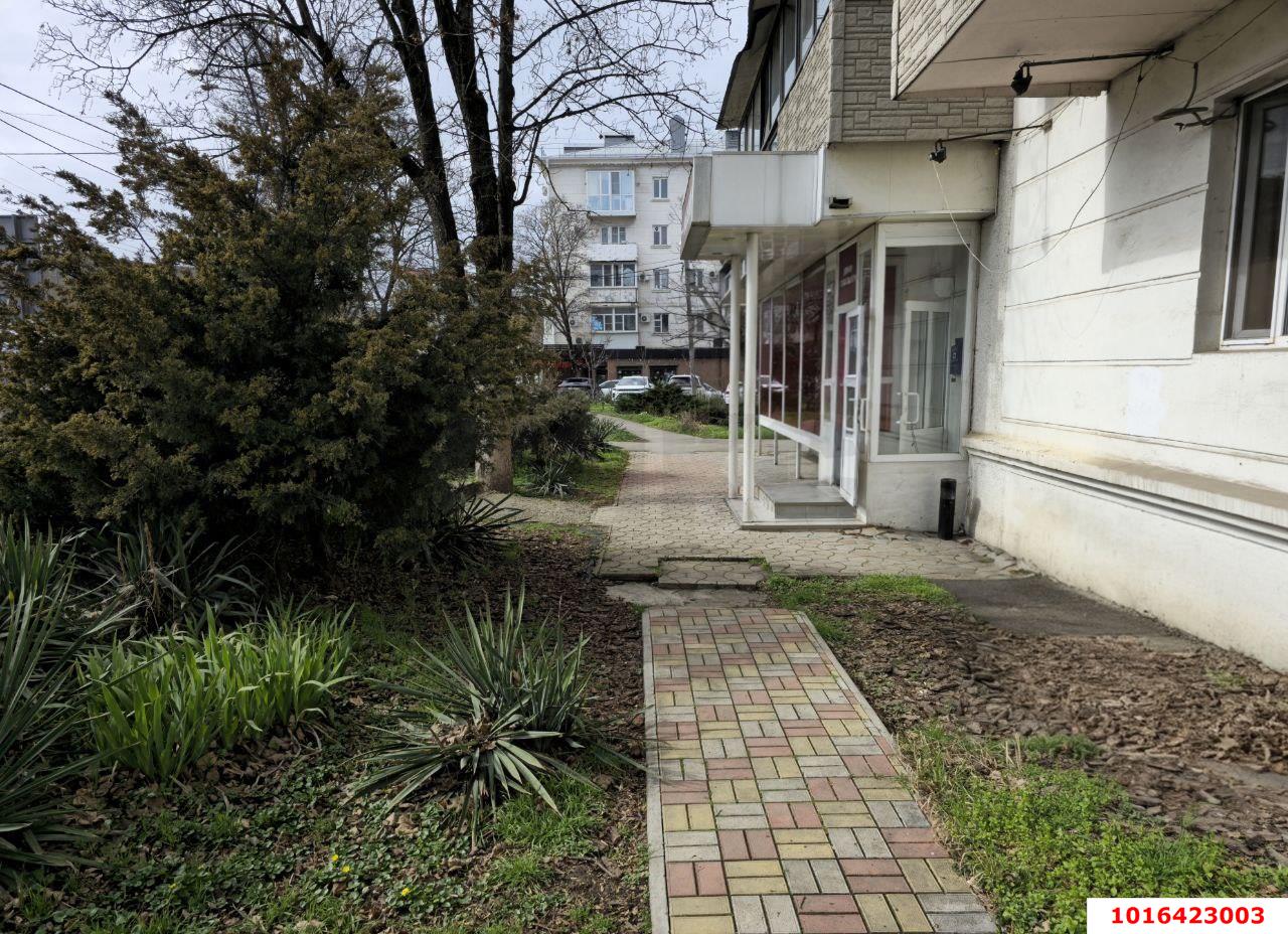 Фото №5: Торговое помещение <span class="whitespace-nowrap">116 м²</span>, <span class="whitespace-nowrap">1/5 эт.</span> - Краснодар, мкр. Западный внутригородской округ, ул. Офицерская, 45