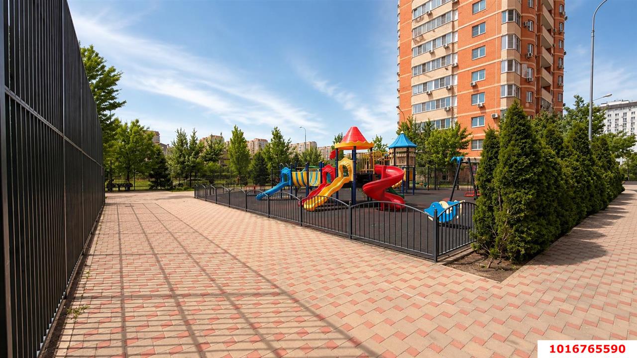 Фото №8: 2-комнатная квартира <span class="whitespace-nowrap">83 м²</span>, <span class="whitespace-nowrap">10/18 эт.</span> - Краснодар, Прикубанский внутригородской округ, Фестивальный, мкр. Солнечный, ул. имени Симиренко, 71к1