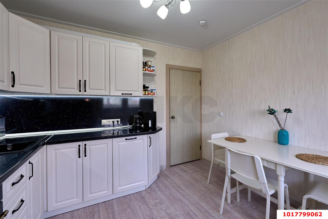 Фото №4: 1-комнатная квартира <span class="whitespace-nowrap">37 м²</span>, <span class="whitespace-nowrap">13/16 эт.</span> - Краснодар, Прикубанский внутригородской округ, мкр. Восточно-Кругликовский, ул. Героя А.А. Аверкиева, 21