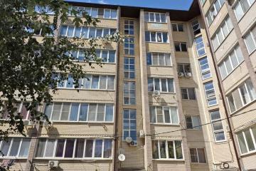 Фото №1: 1-комнатная квартира <span class="whitespace-nowrap">40 м²</span>, <span class="whitespace-nowrap">6/7 эт.</span> - Российский, мкр. Прикубанский внутригородской округ, ул. Очаковская, 3