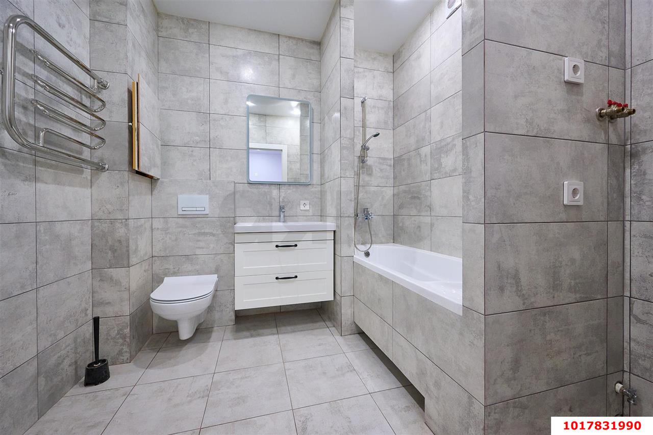 Фото №7: 3-комнатная квартира <span class="whitespace-nowrap">125 м²</span>, <span class="whitespace-nowrap">2/10 эт.</span> - Краснодар, Западный внутригородской округ, мкр. Центральный, пр-д Одесский, 4/1